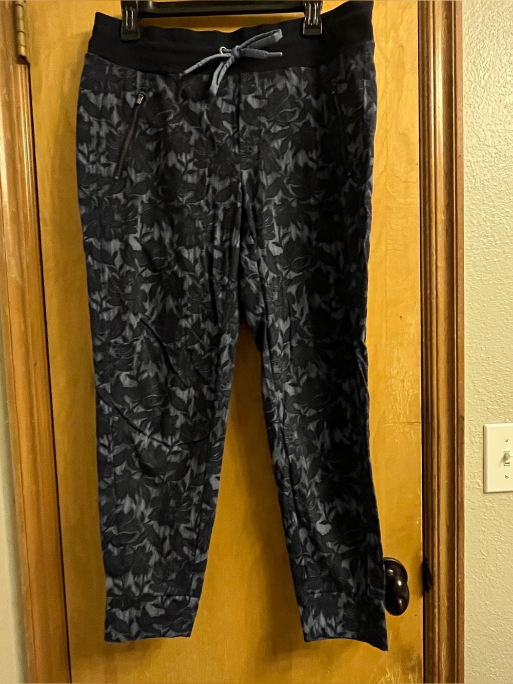 Athleta Navy Floral-Print Active Jogger Pants